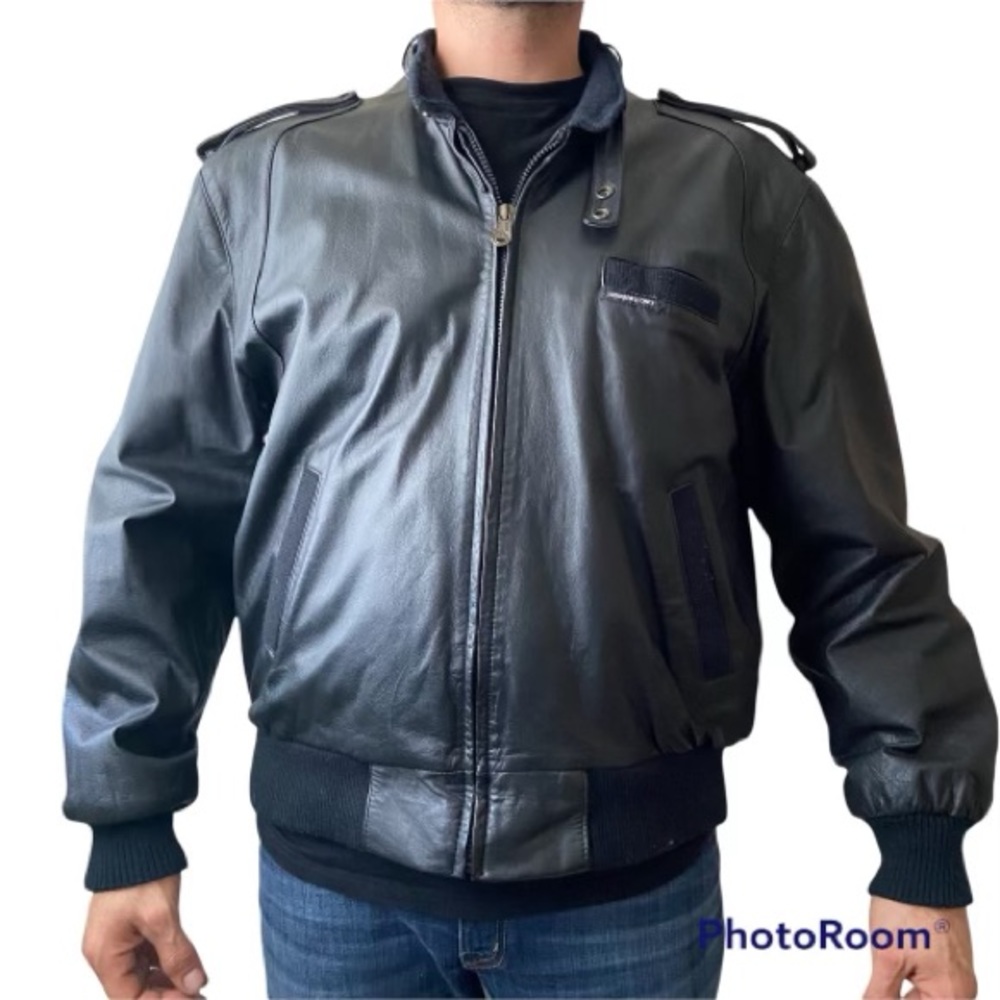 VINTAGE Member’s Only leather jacket